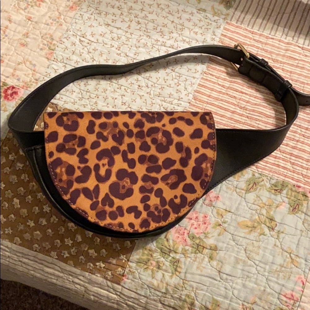 Leopard fanny pack “belted”